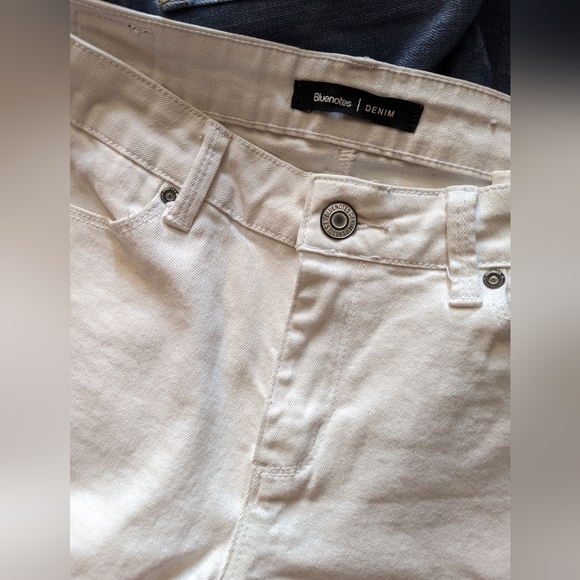 Women's Jeans - Picture 3 of 7